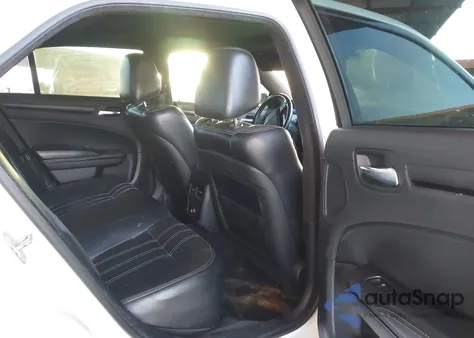 2014 Chrysler 300 300S z USA, uszkodzony, nr VIN 2C3CCABG6EH221761